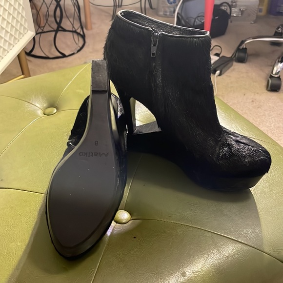 Unique faux fur shoe - Picture 4 of 4